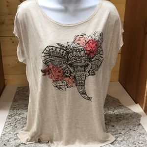 i Jeans by Buffalo. Elephant design. sh sleeved.L